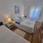Apartment Ljubo M On Great Location, 10 M From The Crikvenica