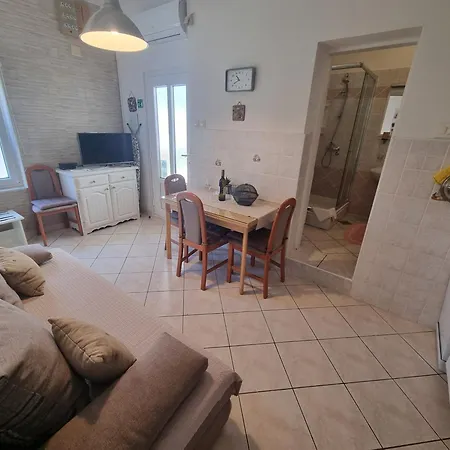 アパート Ljubo M On Great Location, 10 M From The ツリクヴェニツァ