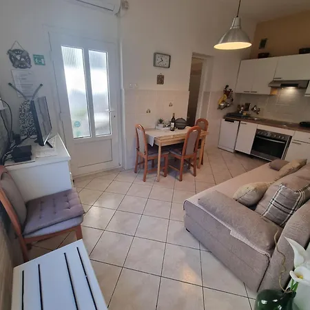 Ljubo M On Great Location, 10 M From The تْسْغيكفانِتْسا