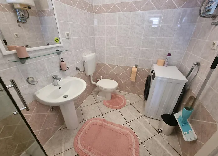 Ljubo M On Great Location, 10 M From The ツリクヴェニツァ