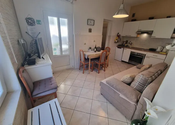 Ljubo M On Great Location, 10 M From The ツリクヴェニツァ